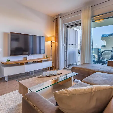 Apartment Stunning In With Wifi Medulin