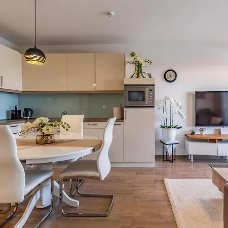 Lejlighed Stunning In With House Sea View