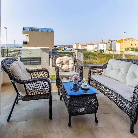 Stunning In With House Sea View *