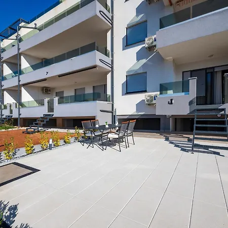 Stunning In With House Sea View Lejlighed